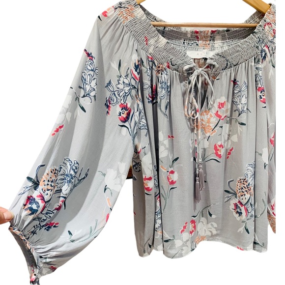Astr The Label Floral Top in Gray with Off the Shoulder Styling sz M - Picture 6 of 12